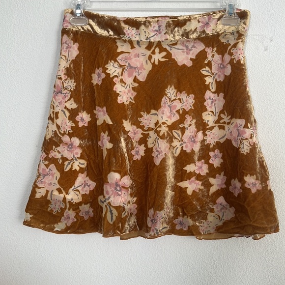 Free People Margaux Velvet Floral Mini Skirt 10 - Picture 3 of 16